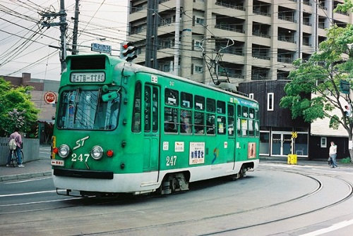 SapporoStreetcar247.jpg