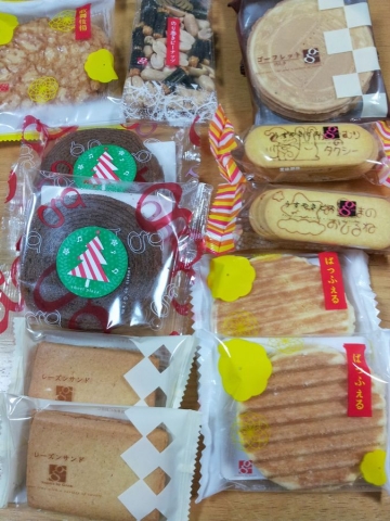 お菓子量り売り (12)