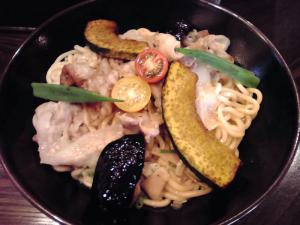 綿麺 フライデーナイト Part29 (12/7/27) 夏野菜と豚バラ肉のネギ塩まぜそば