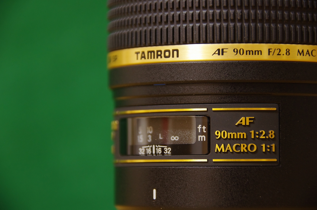 TAMRON SP AF 90mm F2.8 Di MACRO - Fielder's choice!